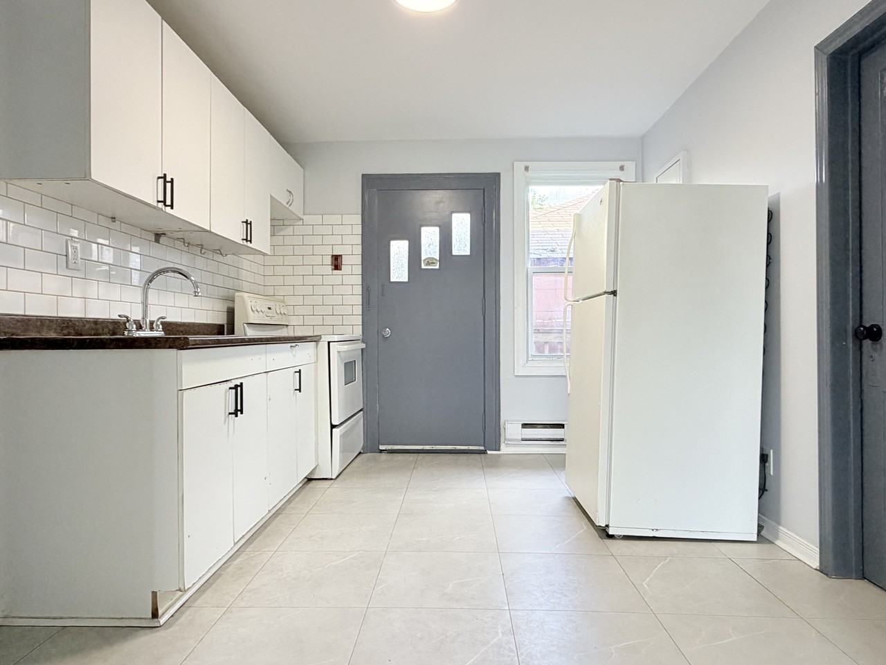 1238 Richmond St #2 - Photo 4 of 13