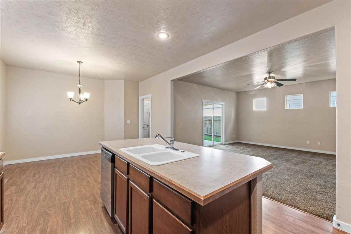 115 W Lava Falls St - Photo 5 of 32