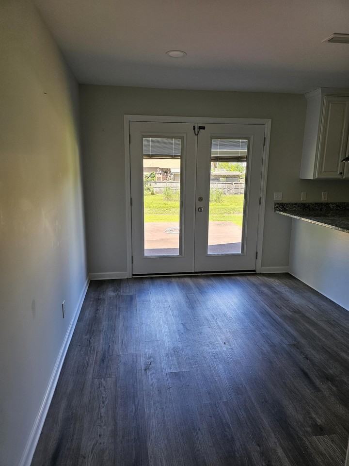1304 Clearmont Dr #1 - Photo 5 of 7