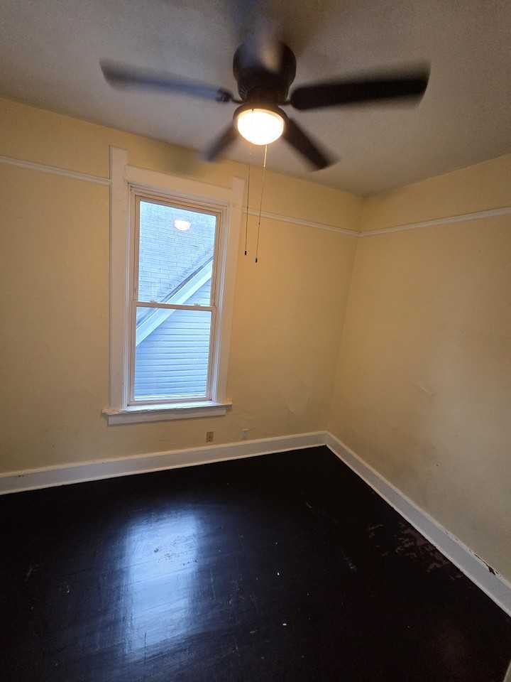 2203 N 28th St #2 - Photo 5 of 11
