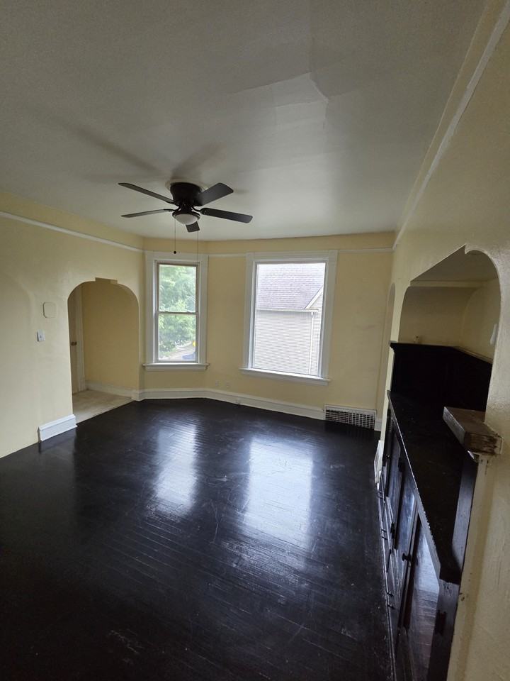 2203 N 28th St #2 - Photo 6 of 11