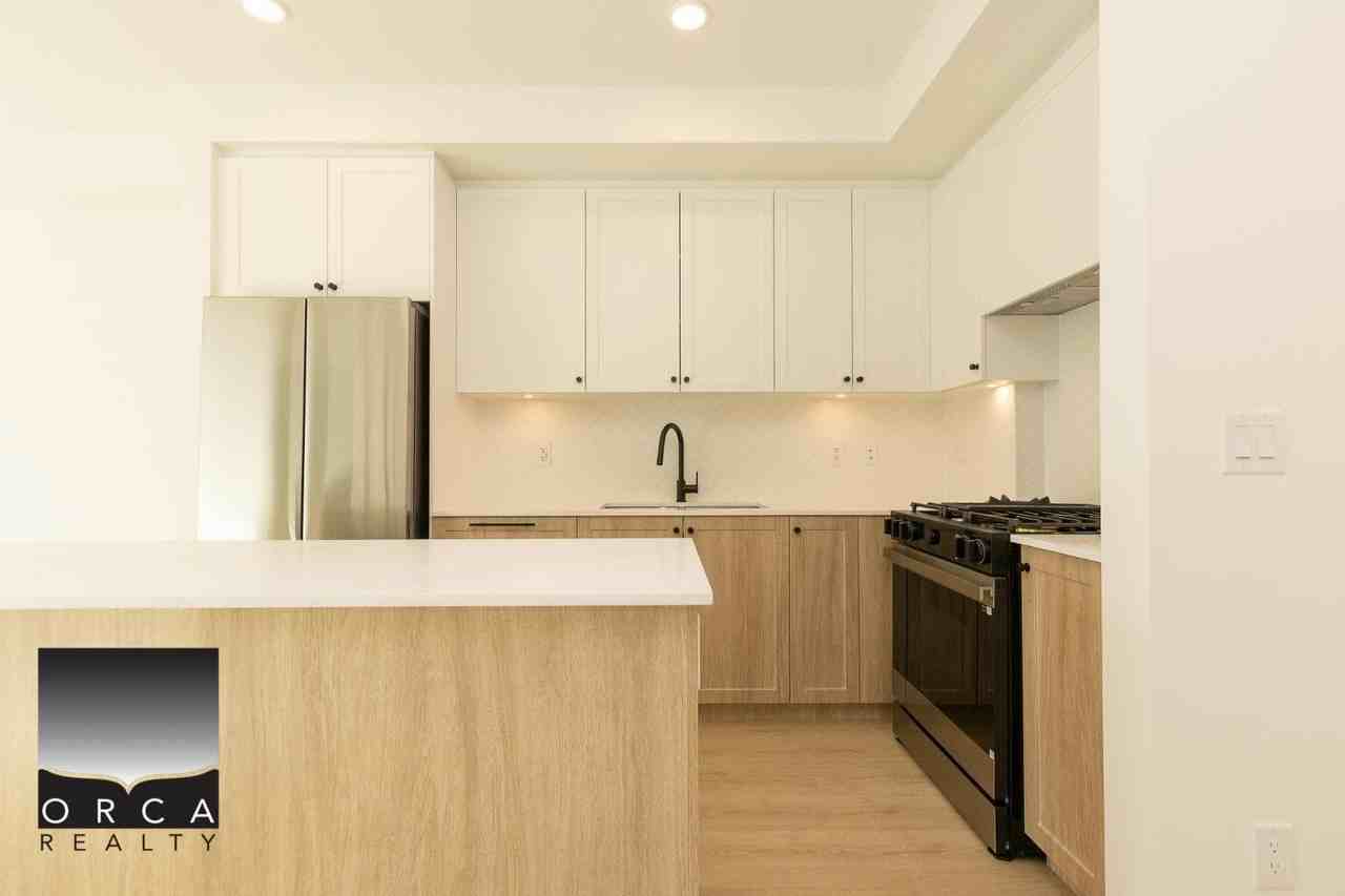 19979 76 Avenue #310 - Photo 4 of 11