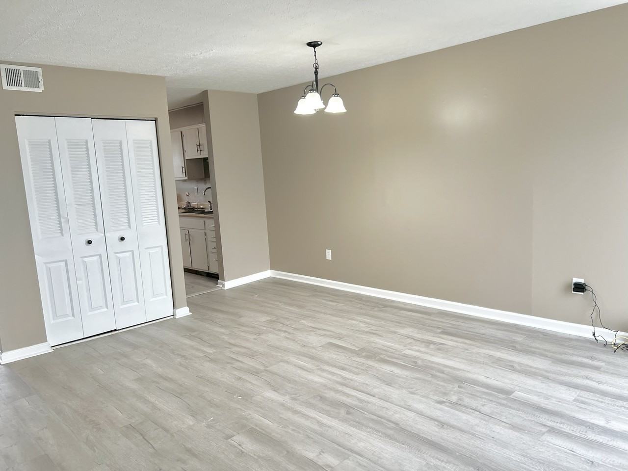 1420 Kingswood Way #1 - Photo 7 of 16