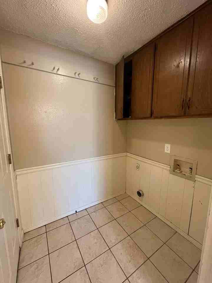 2124 Allenhurst St - Photo 4 of 25