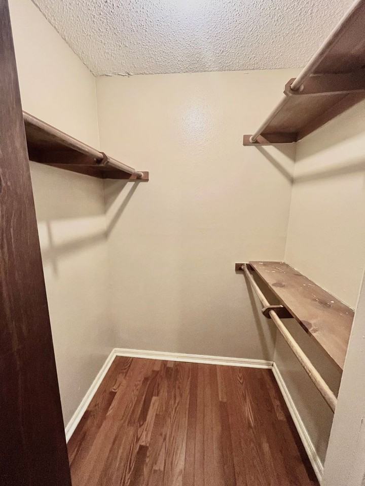 2124 Allenhurst St - Photo 7 of 25