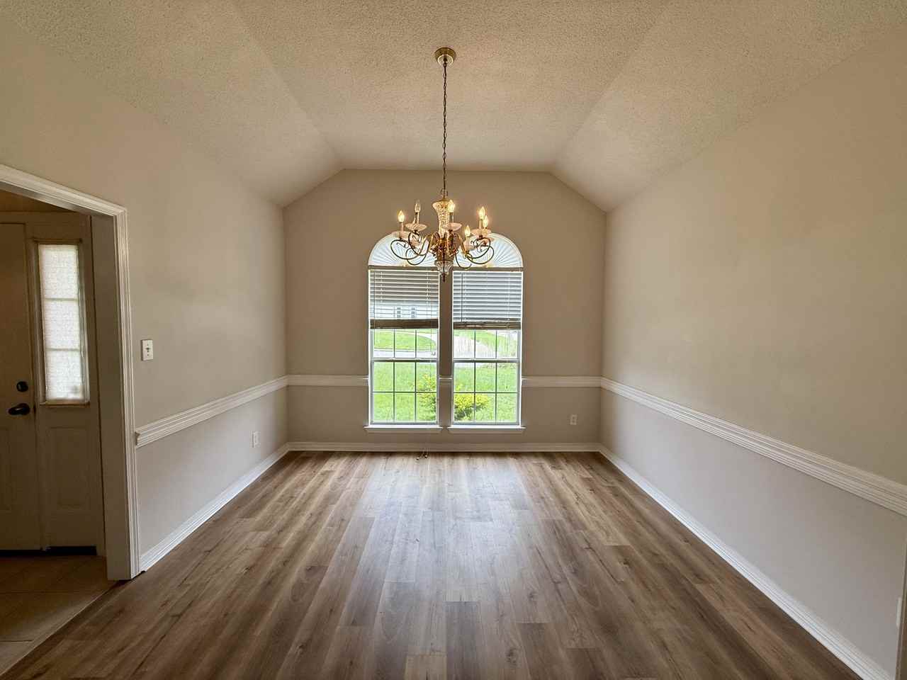 854 Louise Ave #1 - Photo 4 of 24