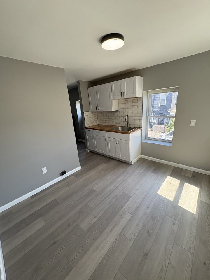 662 2nd Ave #4 - Photo 4 of 11