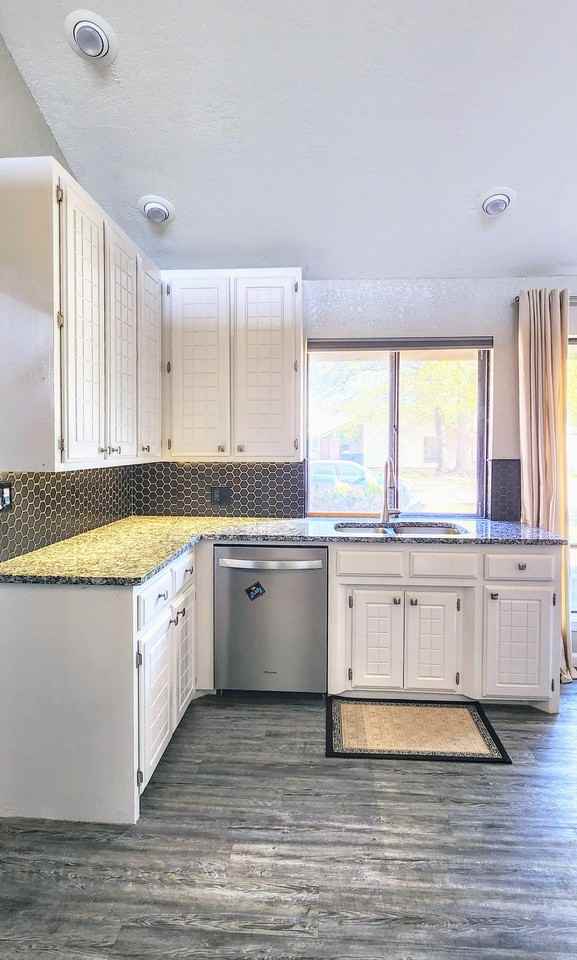 1813 Calico Ln #1 - Photo 4 of 20