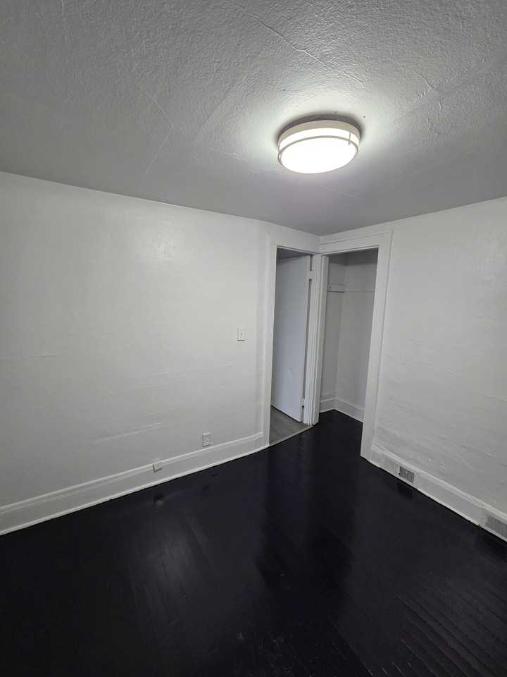 5530 N 41st St #2 - Photo 3 of 9