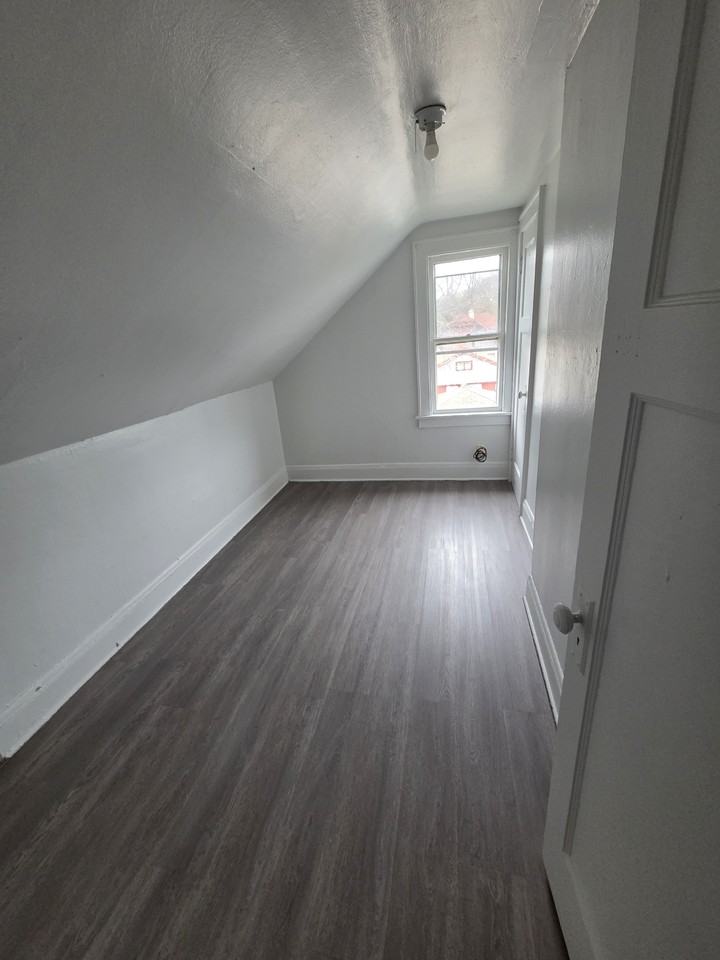 5530 N 41st St #2 - Photo 5 of 9