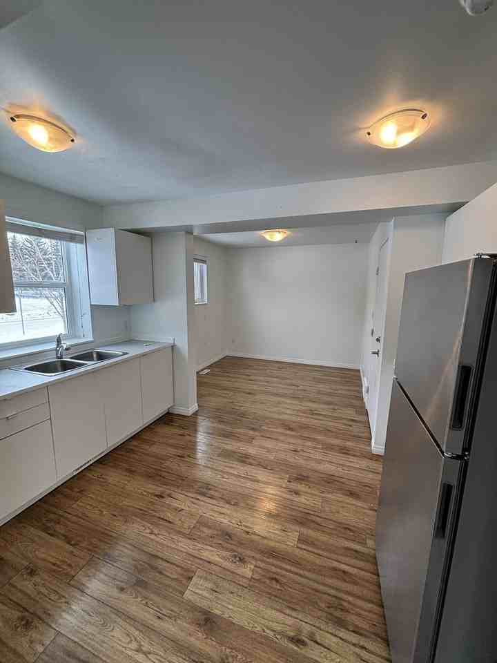 10509 10509 122 Ave NW - 10509 Main