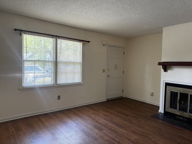 738 Coventry Ln Apt F #F - Photo 4 of 15