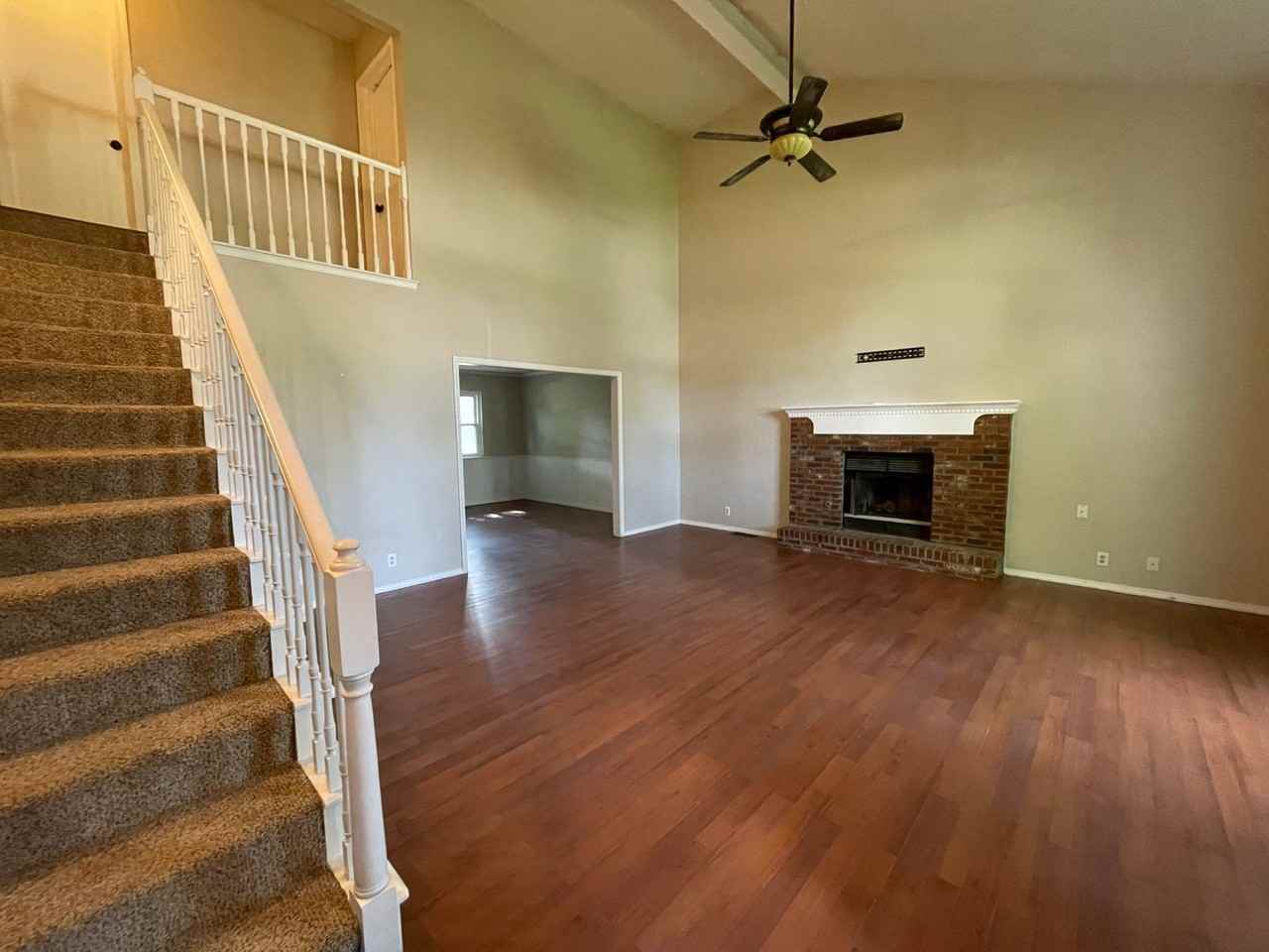 11323 S Ash St - Photo 3 of 33