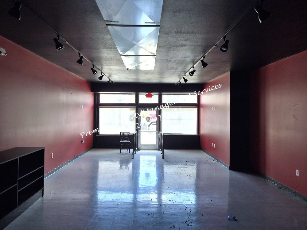 538 Midland Ave - Photo 2 of 7