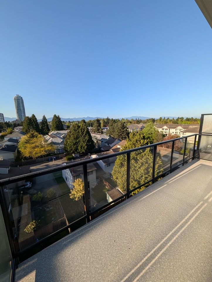 7738 119A Street #609 - Photo 7 of 9