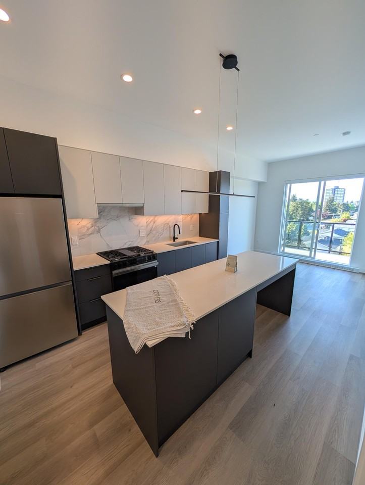 7738 119A Street #609 - Photo 3 of 9