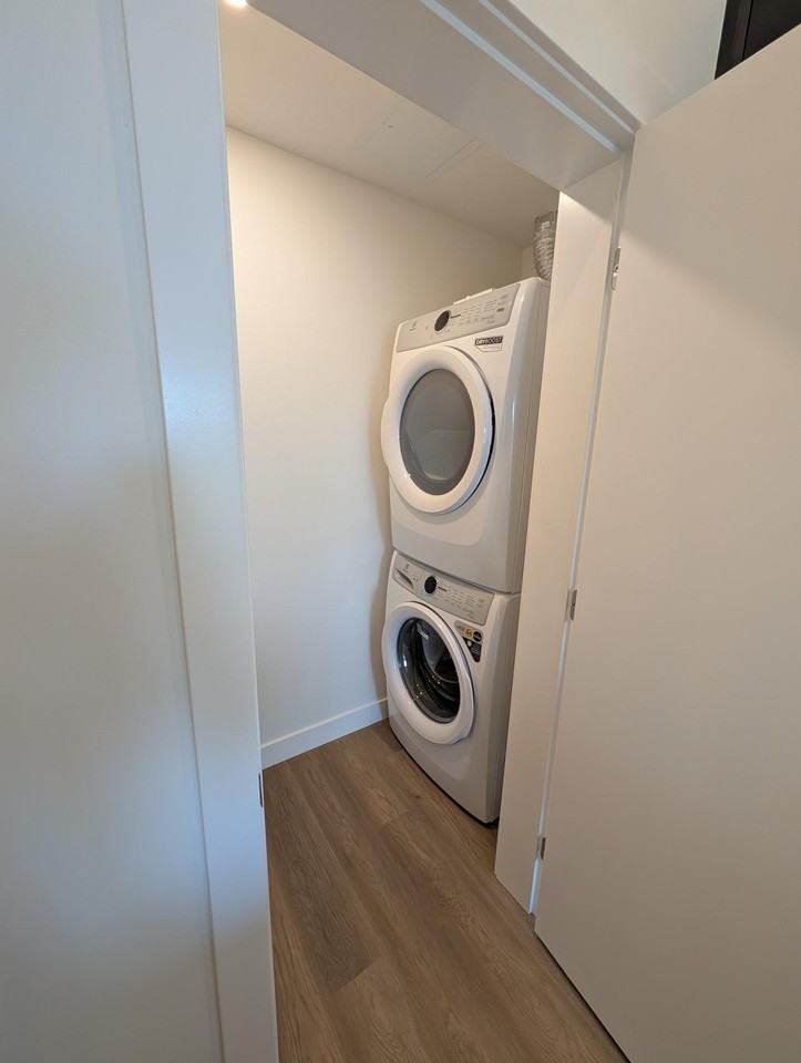 7738 119A Street #609 - Photo 6 of 9