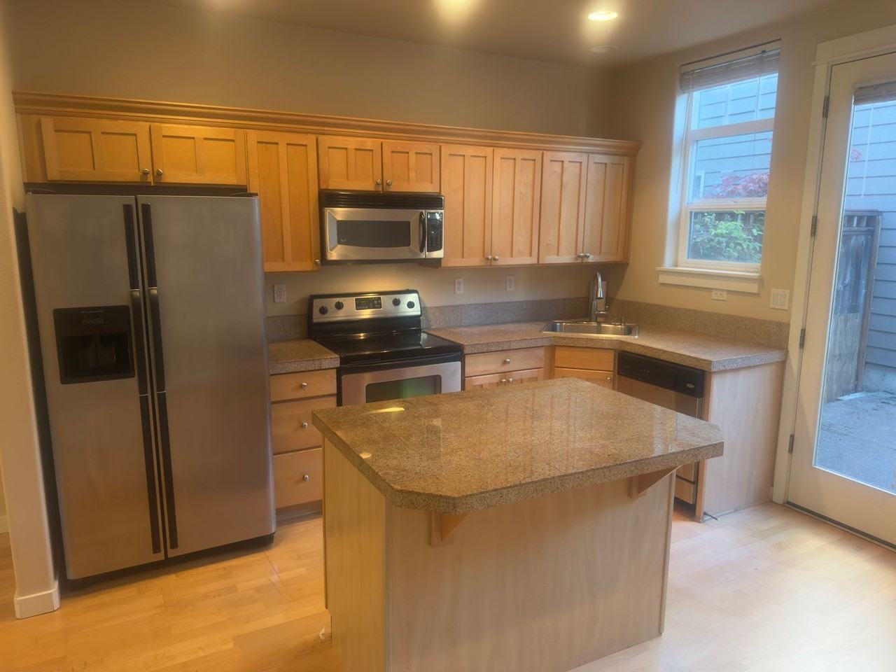 8628 Se 9th Ave #12 - Photo 2 of 22