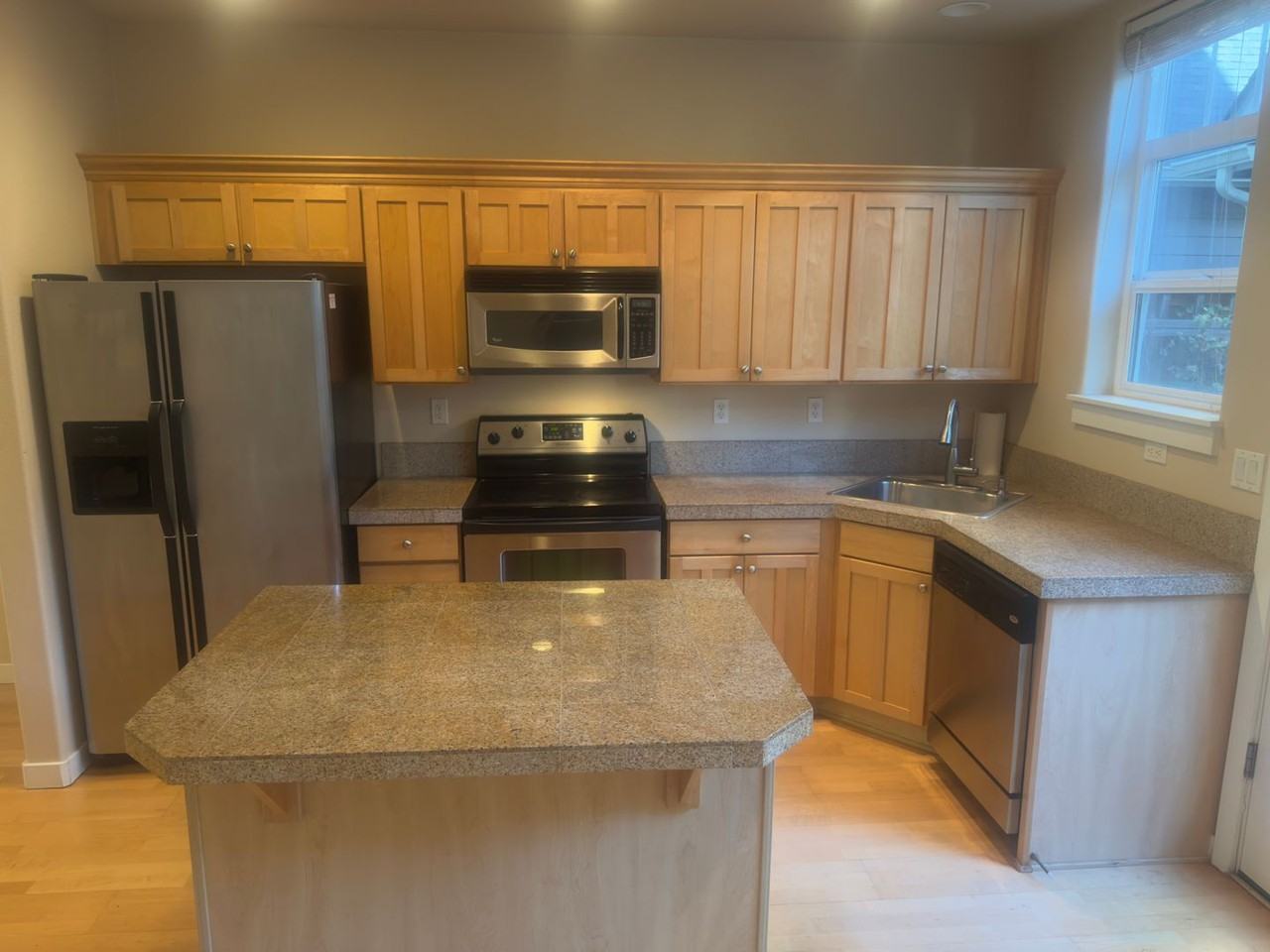 8628 Se 9th Ave #12 - Photo 5 of 22