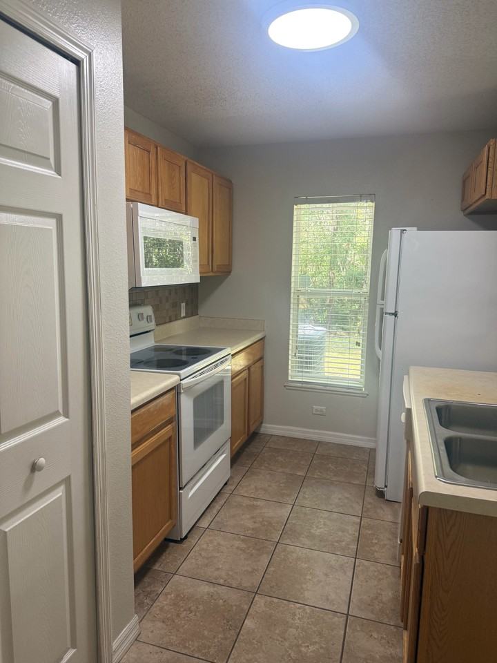 2714 Merrieweather Ln #1 - Photo 4 of 12