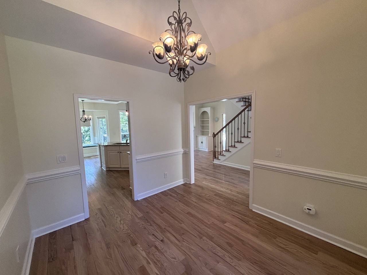 105 Lake View Dr E #1 - Photo 4 of 29