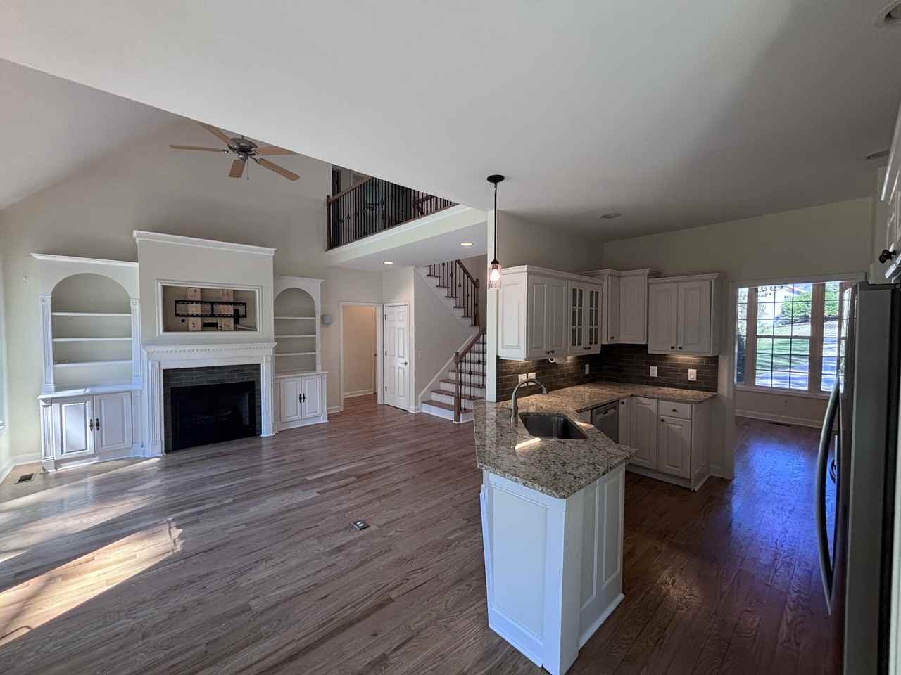 105 Lake View Dr E #1 - Photo 5 of 29