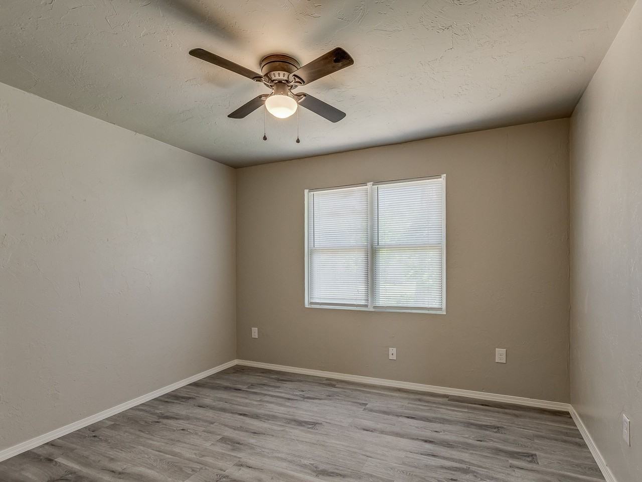3425 Se 22nd St #1 - Photo 6 of 9