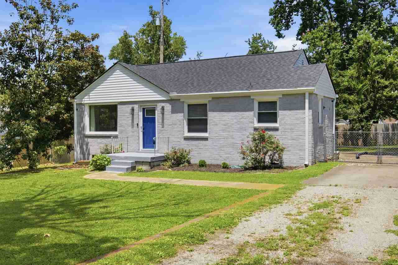 240 Ridgeway Dr - Photo 2 of 27