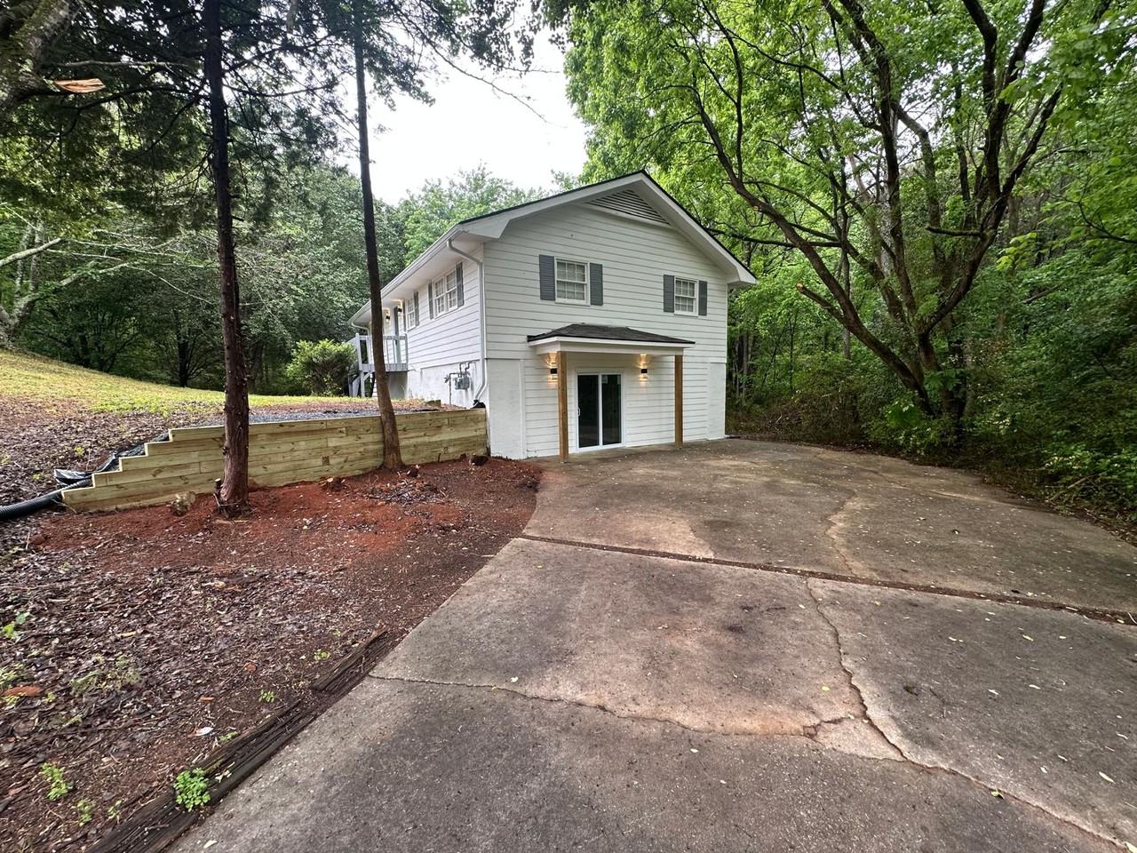 64 Nebo Dr #B