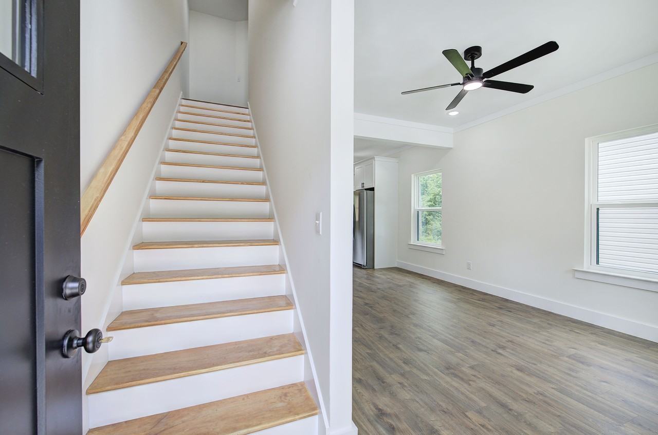 124 Robinhood Dr Se #A - Photo 2 of 15