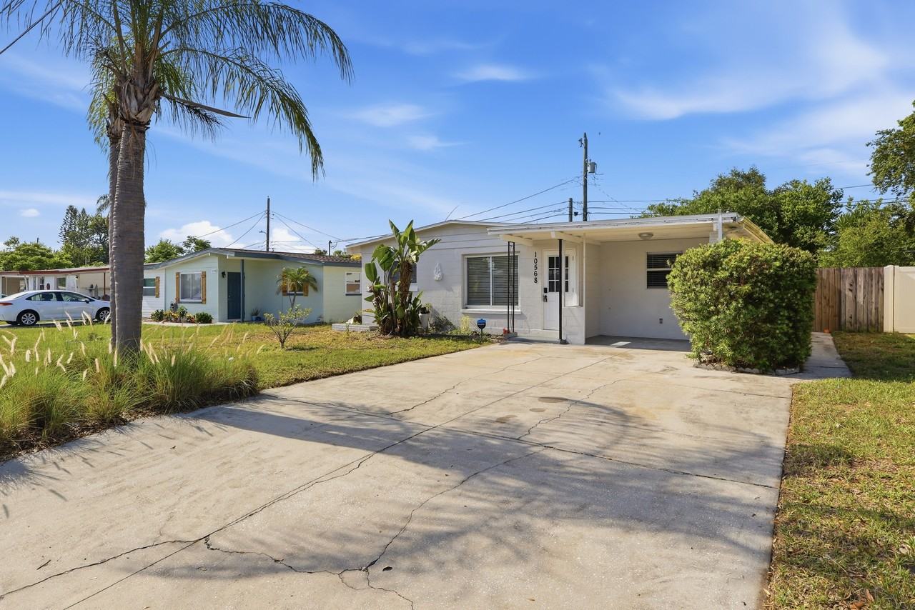 10568 117th Dr #A - Photo 2 of 34