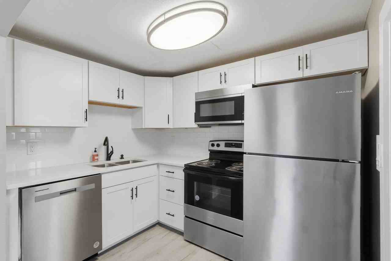10568 117th Dr #A - Photo 5 of 34