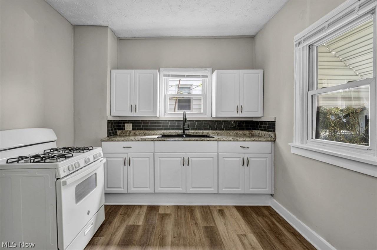 936 Selwyn Rd #1 - Photo 3 of 11