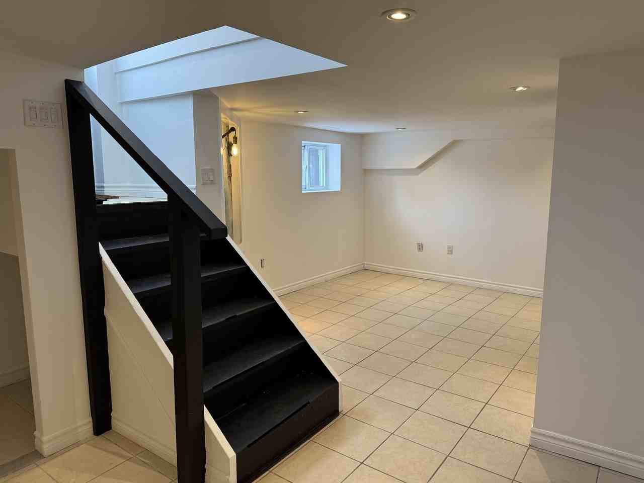 2A Tiverton Avenue - Photo 2 of 21