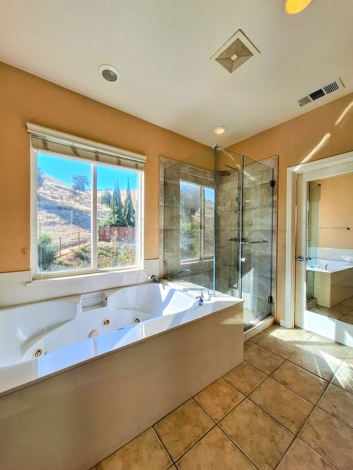 1662 Indigo Oak Ln - Photo 5 of 45