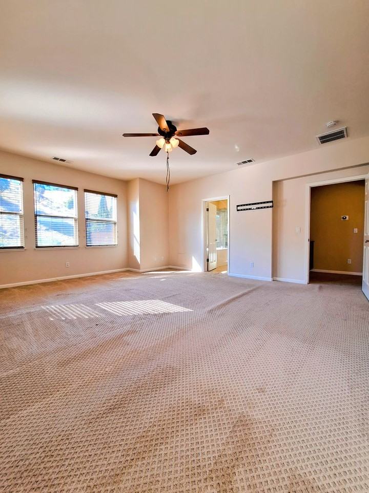 1662 Indigo Oak Ln - Photo 4 of 45