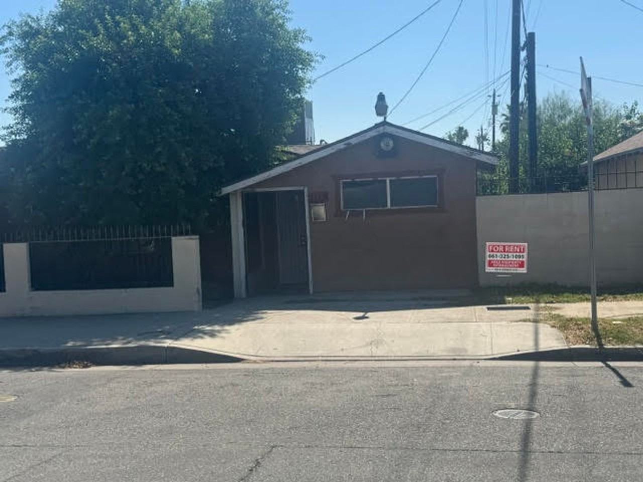 1116 T St - Photo 2 of 2