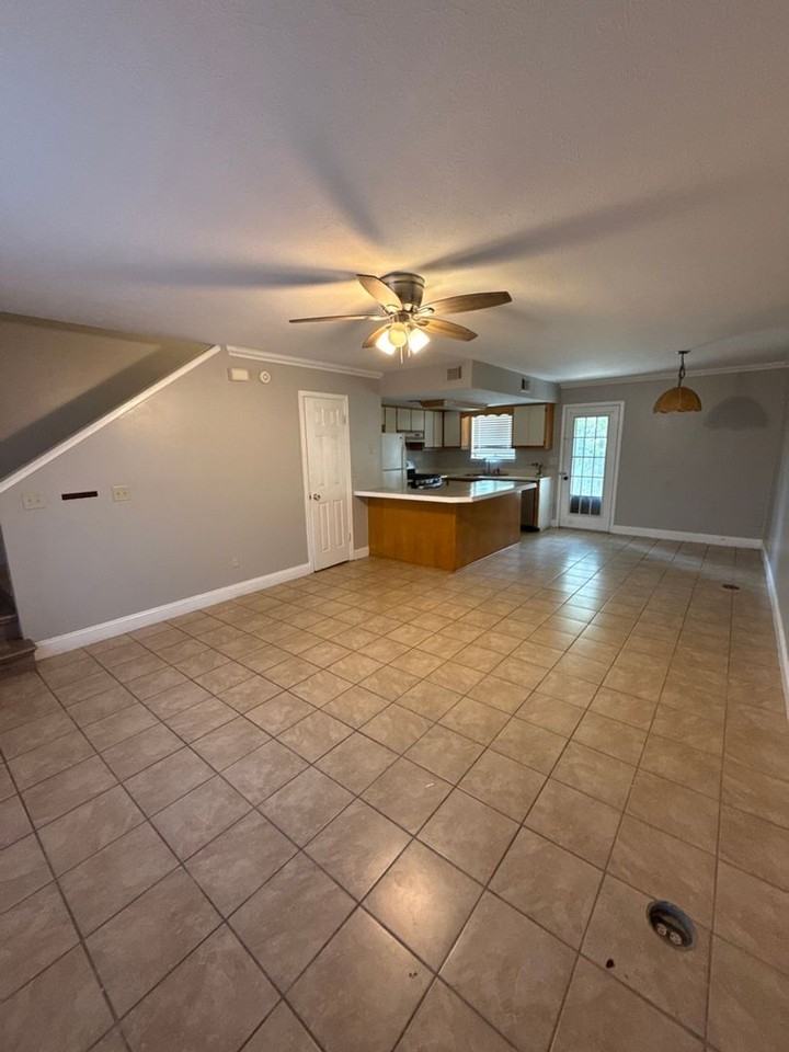 136 Bonnie Ln - Photo 2 of 16