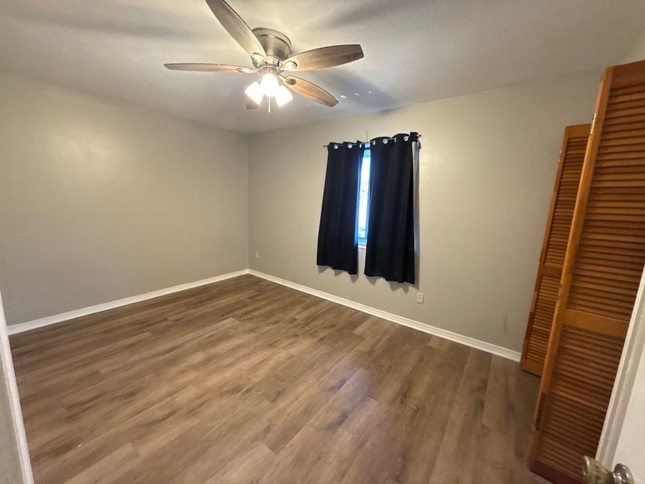 136 Bonnie Ln - Photo 5 of 16
