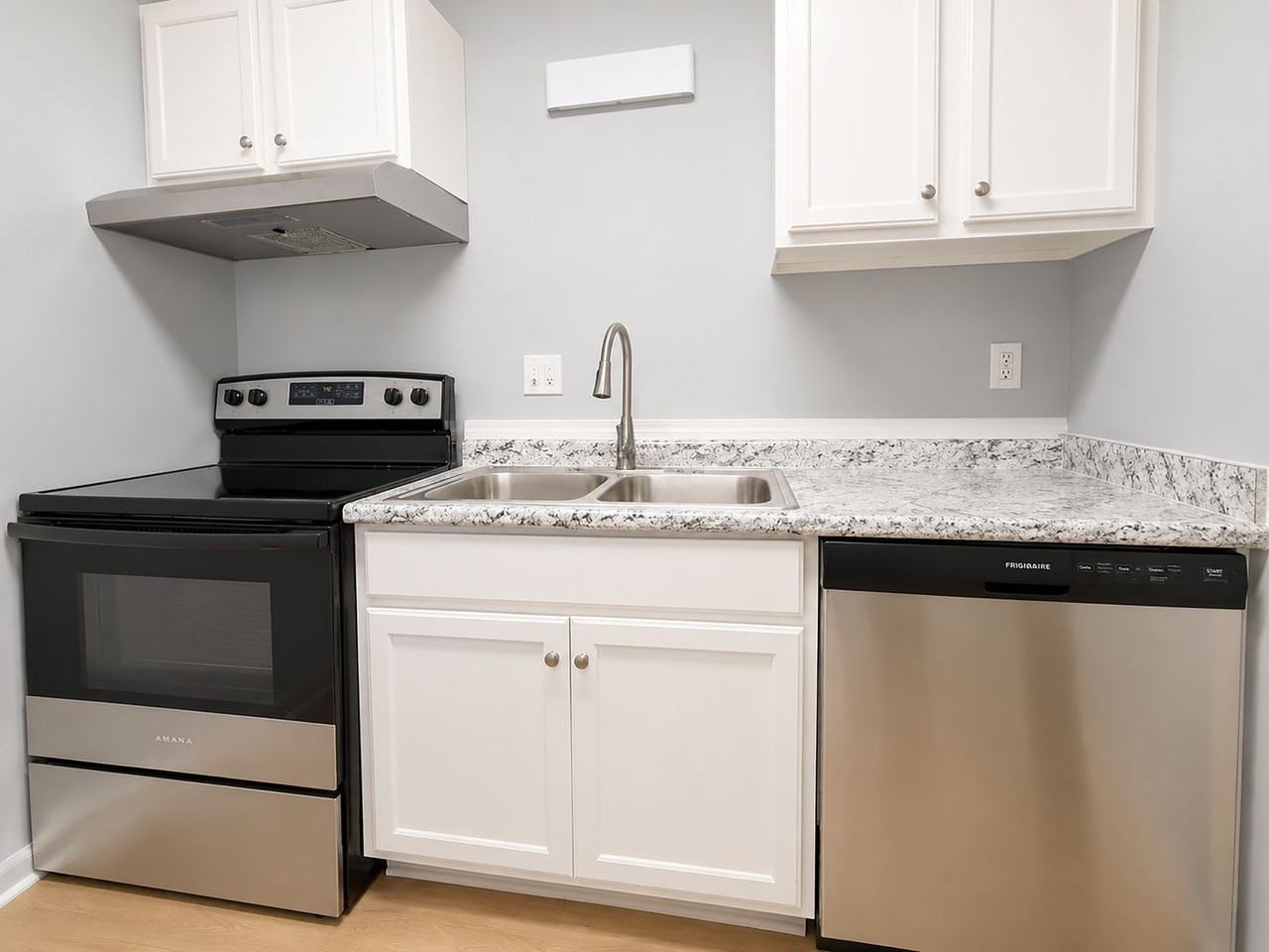 Glen Oaks Luxury Apartment Homes - Photo 2 of 50