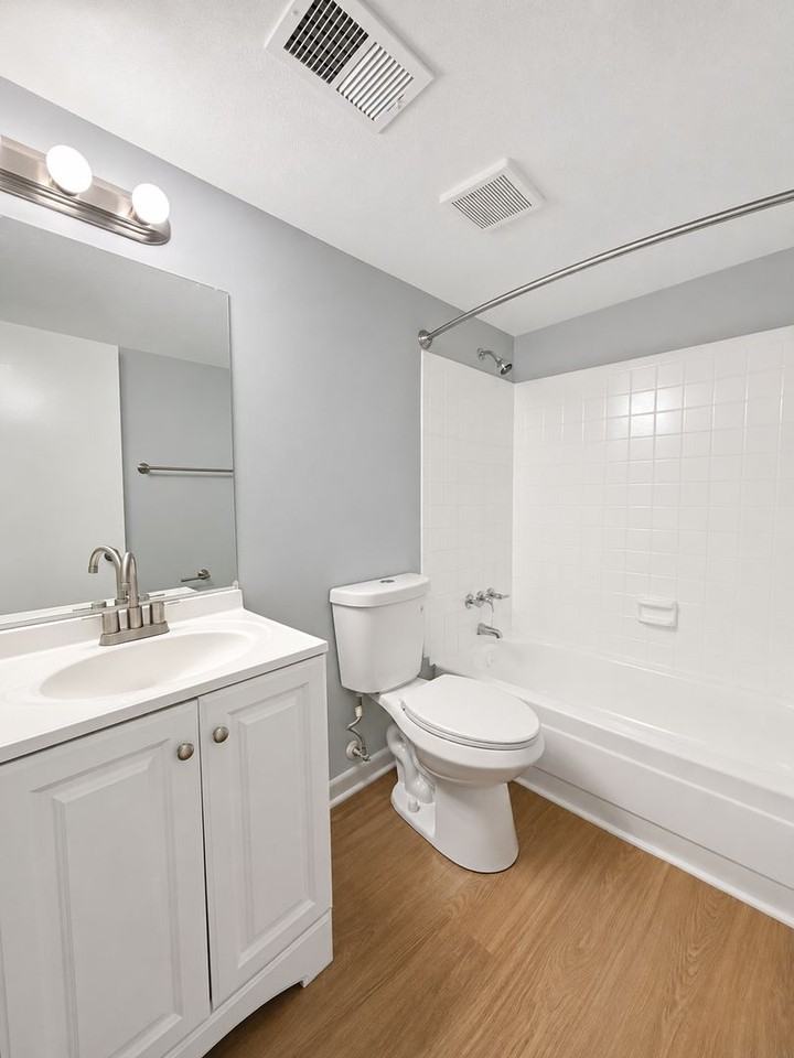 Glen Oaks Luxury Apartment Homes - Photo 3 of 50