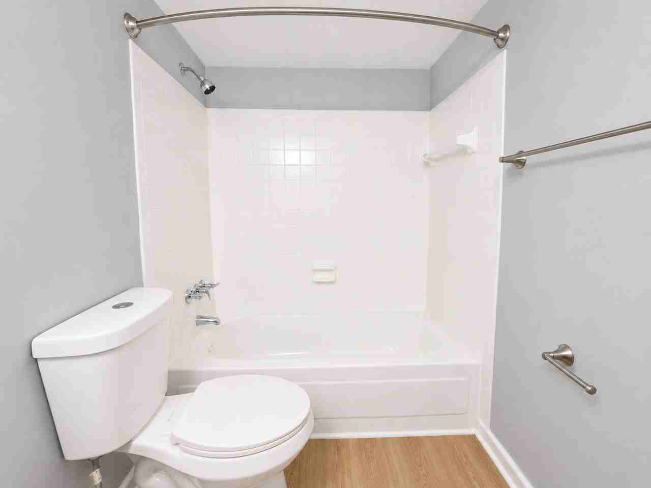 Glen Oaks Luxury Apartment Homes - Photo 4 of 50