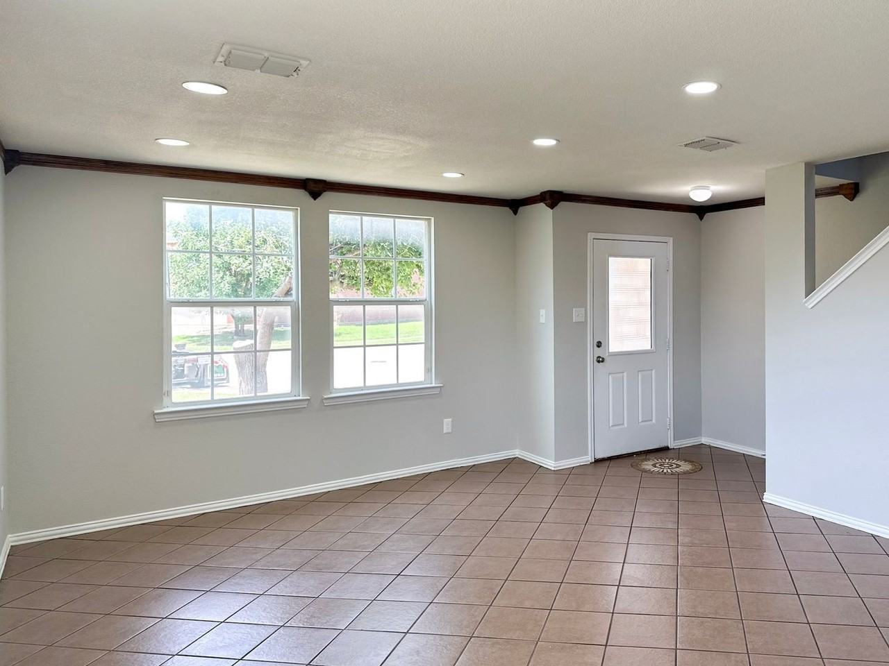5049 Mosaic Dr - Photo 3 of 32