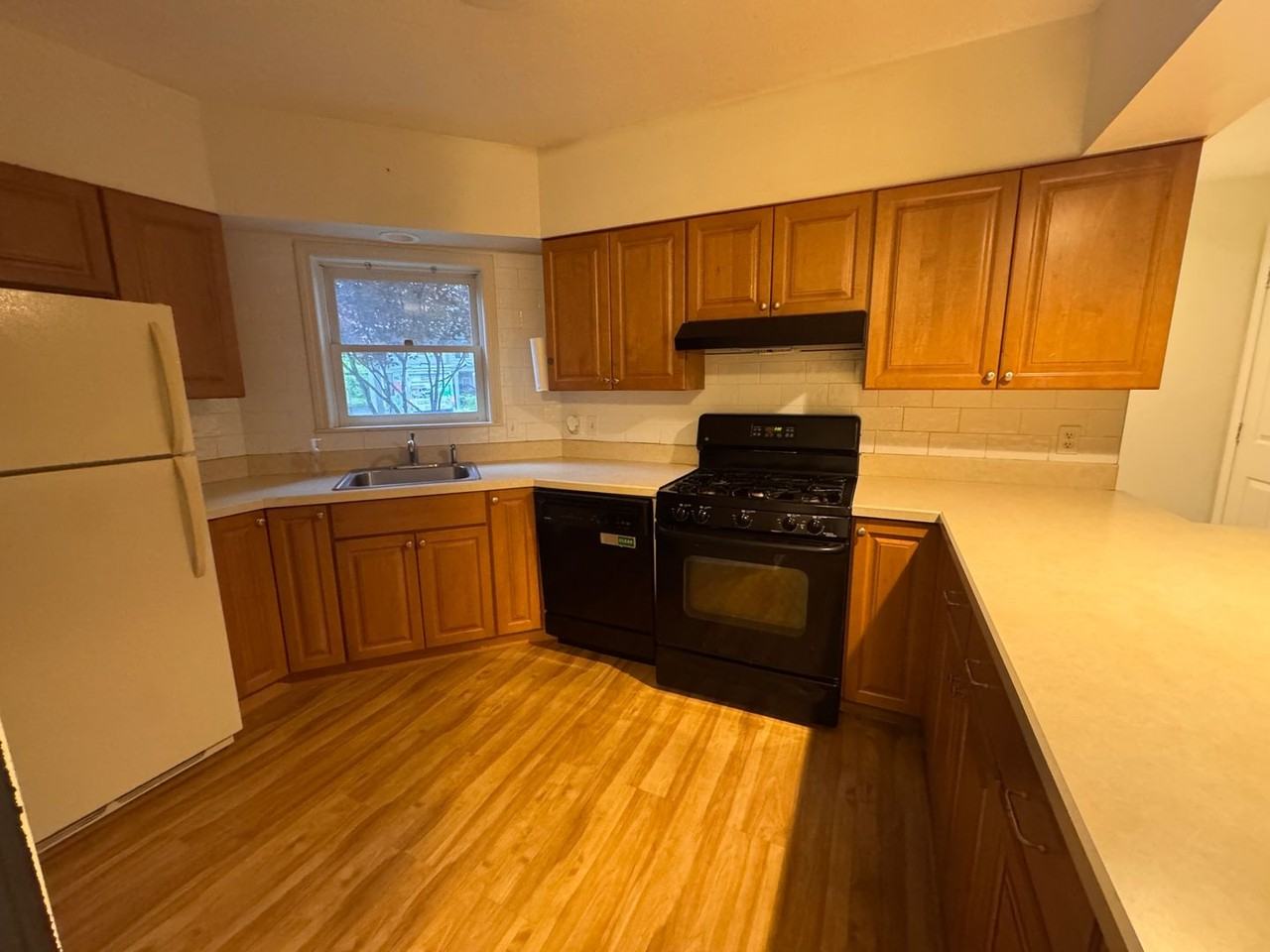 40 Wolf Rd #44 - Photo 5 of 18