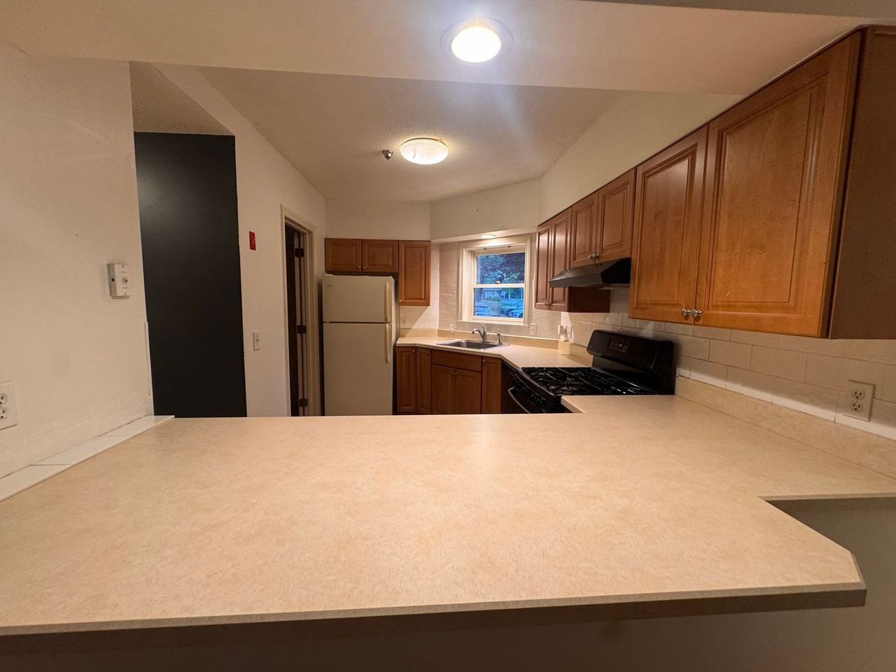 40 Wolf Rd #44 - Photo 6 of 18