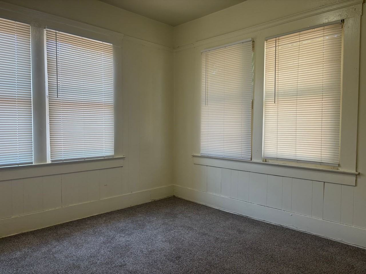 2087 N Marks Ave - Photo 7 of 10