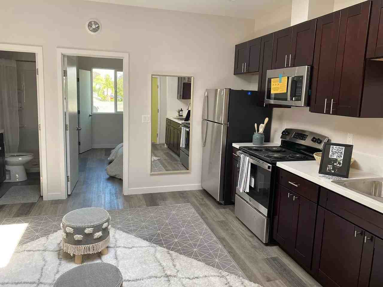 2187 Everett Ave #4 - Photo 2 of 12