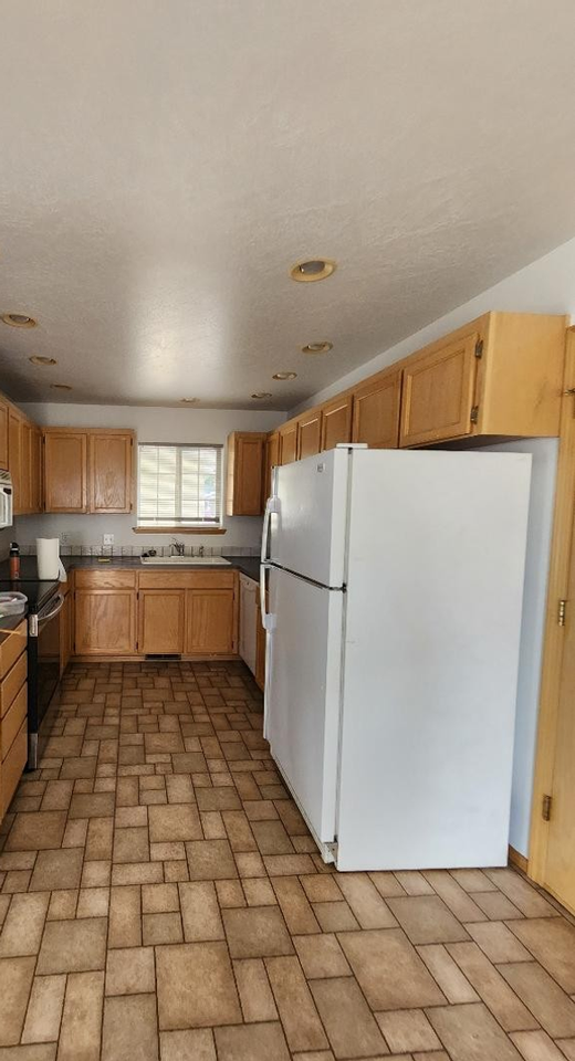 2262 Ironwood St - Photo 5 of 22
