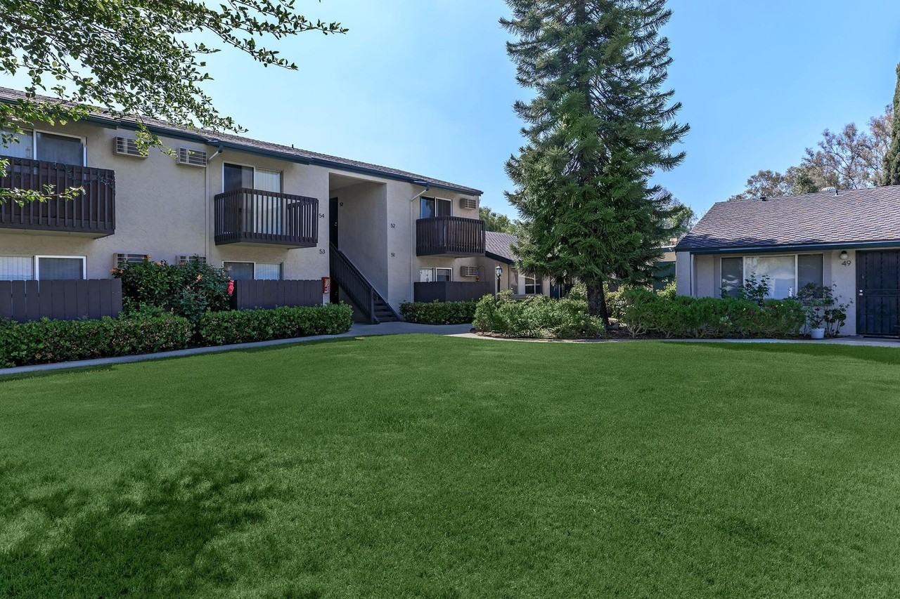 The Pines Apartments - Photo 4 of 23