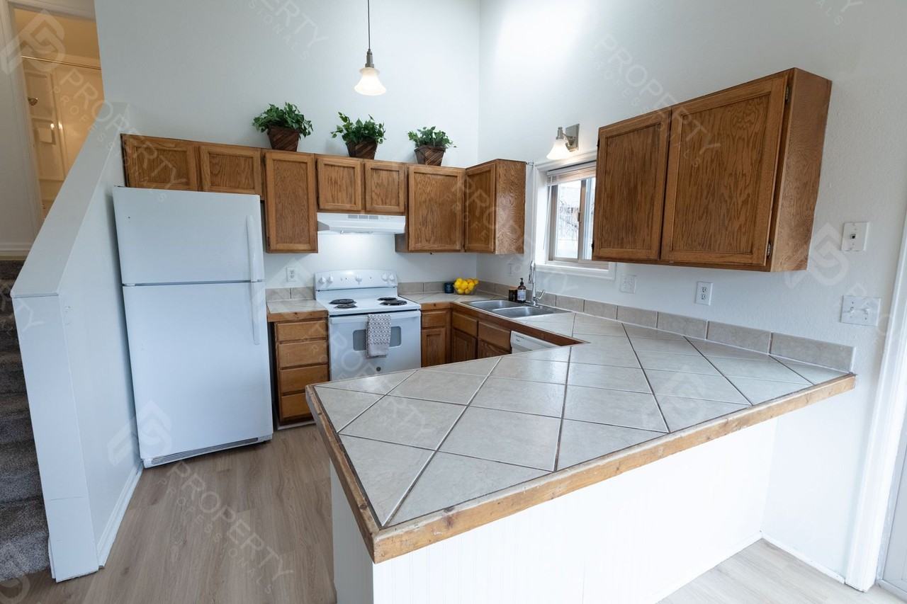 520 Wamsley Way - Photo 3 of 28
